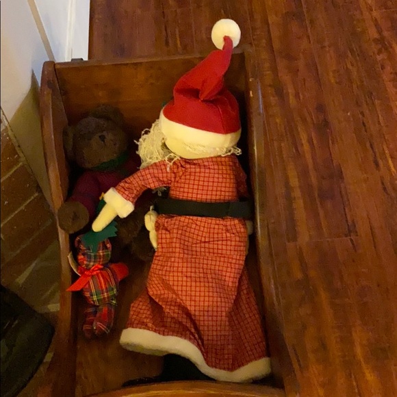 Vintage Plush Russ Santa Berrie Shelf Sitter From The Christmas Sampler - Picture 7 of 14
